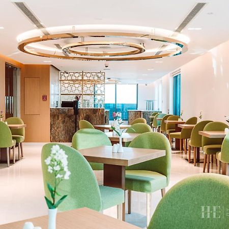 He Hotel Apartments Dubai Ngoại thất bức ảnh The lounge at the airport